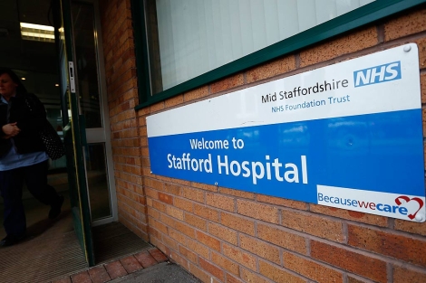 Puerta de entrada del Hospital de Stafford. Puerta de entrada del Hospital de Stafford.
