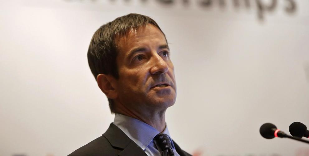Gregg H. Alton, vicepresidente ejecutivo de Gilead, ganó en 2010 un salario de 4 millones de dólares. (Reuters) Gregg H. Alton, vicepresidente ejecutivo de Gilead, ganó en 2010 un salario de 4 millones de dólares. (Reuters)